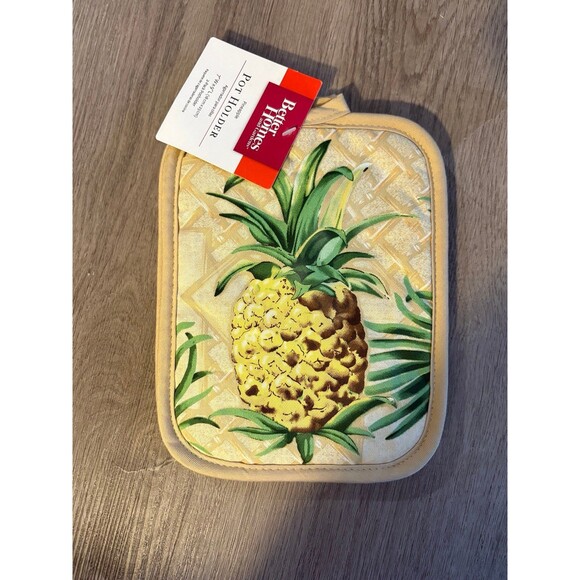 Better Homes and Gardens pineapple potholders set of 2 - Picture 1 of 3